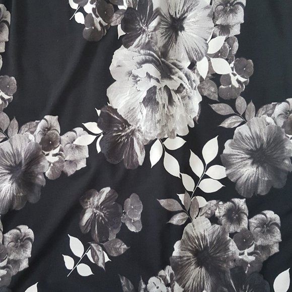 LAURA Blouse Tunic Tank Tee Shirt Medium US M Sleeveless V-Neck Floral Black - Picture 7 of 10